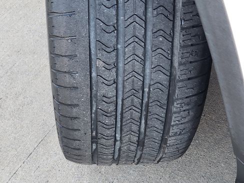 Used 2023 Mercedes-Benz GLC 300 4MATIC Coupe image 10