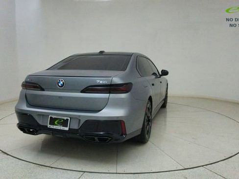 Used 2023 BMW 760i xDrive w/ Executive Package AWD/4WD image 68