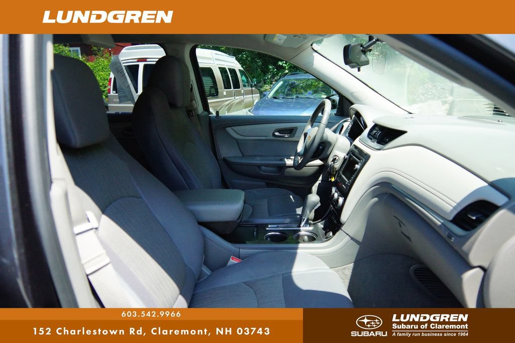 Used 2015 Chevrolet Traverse LT w/ Traveler's Package FWD image 11