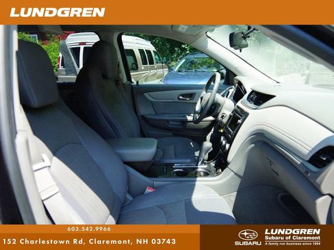 Used 2015 Chevrolet Traverse LT w/ Traveler's Package FWD image 11