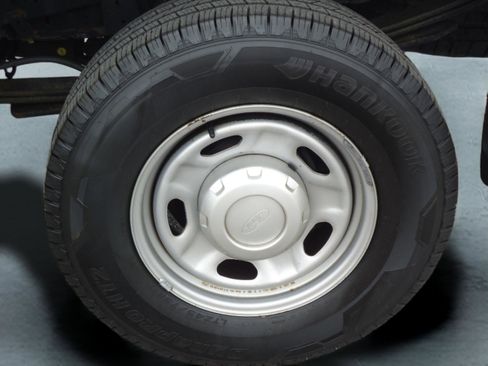 Used 2020 Ford F250 XL w/ Power Equipment Group image 9