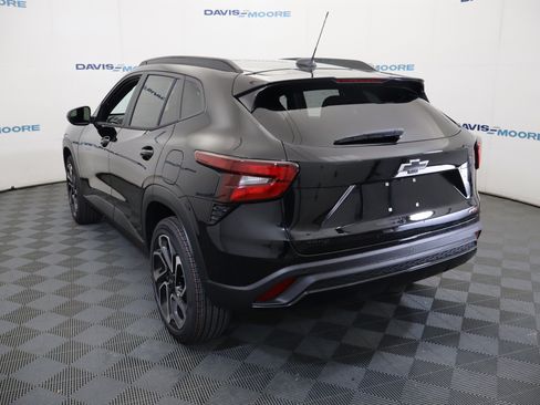 New 2026 Chevrolet Trax RS w/ Sunroof Package FWD image 10
