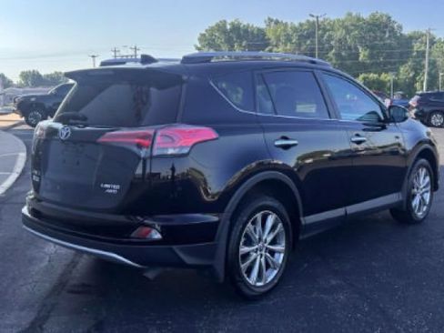Used 2021 Toyota RAV4 XLE Premium FWD image 11