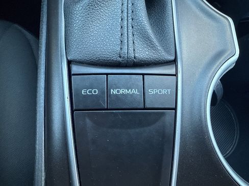 Used 2023 Toyota Camry LE image 23