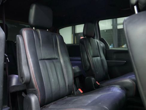 Used 2019 Dodge Grand Caravan GT image 28