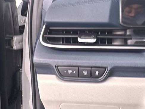 New 2026 Kia Carnival EX FWD image 33