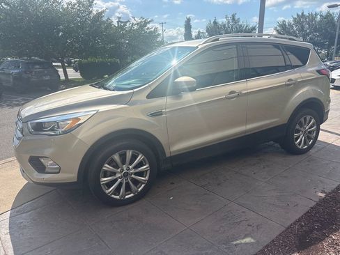 Used 2018 Ford Escape Titanium FWD image 9