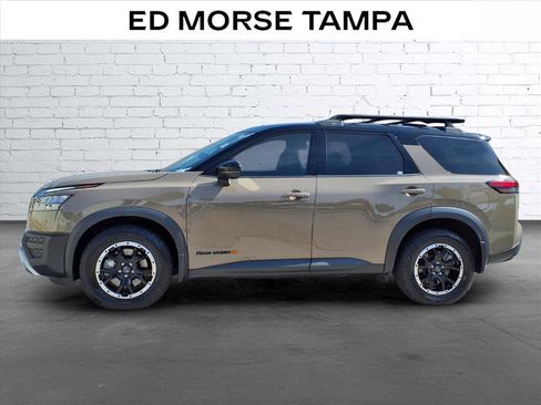 Used 2023 Nissan Pathfinder Rock Creek AWD/4WD image 2