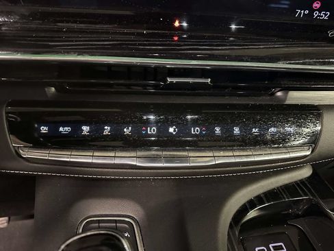 Certified 2022 Cadillac Escalade ESV Sport w/ Touring Package AWD/4WD image 23