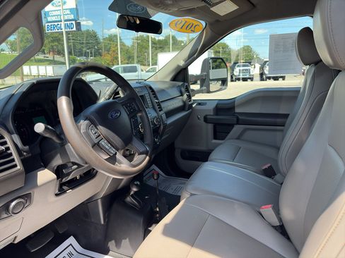 Used 2019 Ford F550 4x4 Regular Cab Super Duty image 12