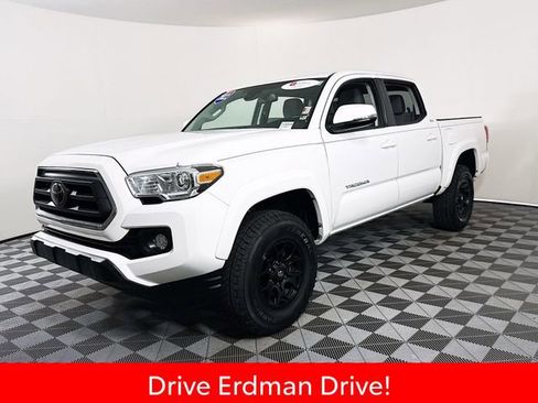 Certified 2022 Toyota Tacoma SR5 w/ Technology Package RWD image 3