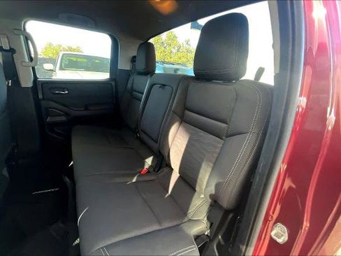 Certified 2022 Nissan Frontier SV image 18