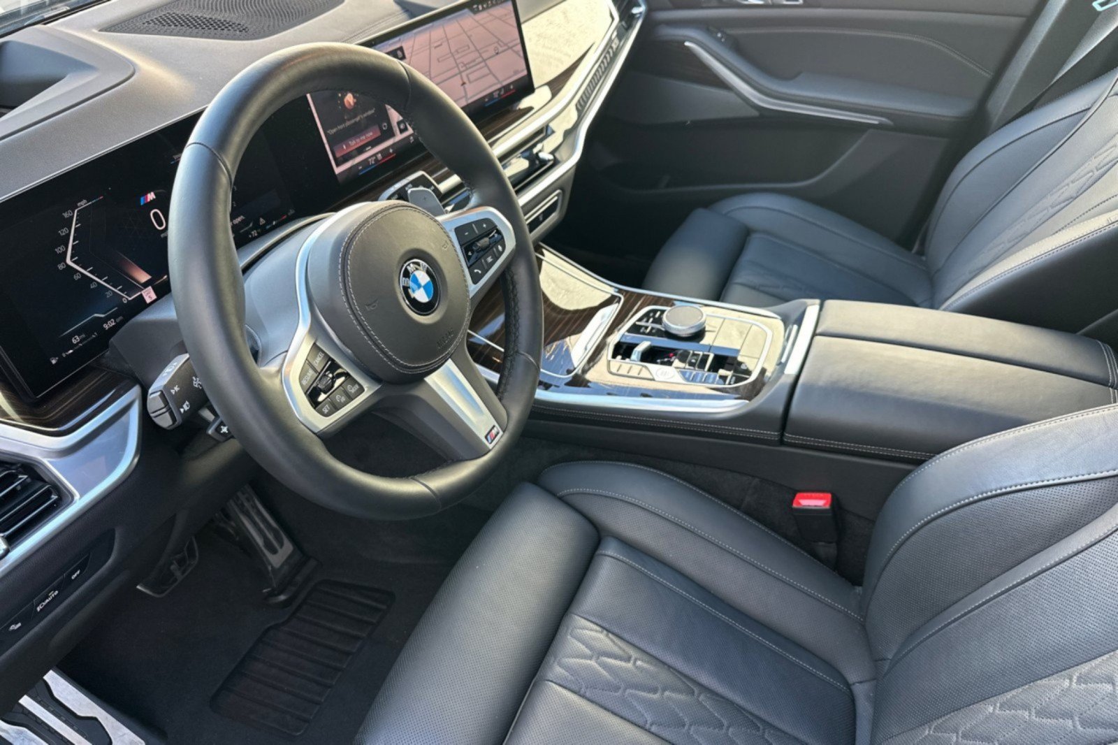 Used 2024 BMW X5 sDrive40i w/ M Sport Package RWD image 9