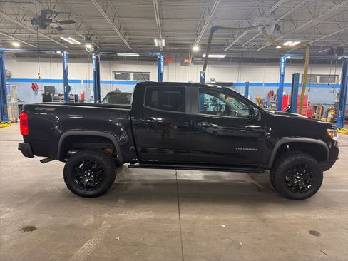 Used 2022 Chevrolet Colorado ZR2 w/ ZR2 Midnight Special Edition image 6
