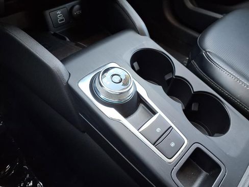 Used 2024 Ford Escape Platinum image 5