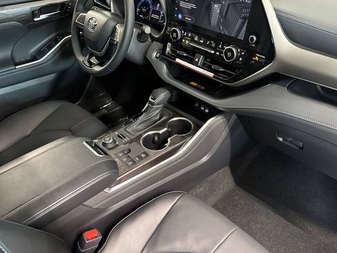 New 2026 Toyota Highlander Limited AWD/4WD image 20