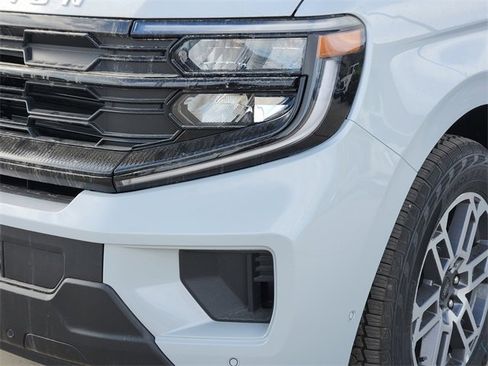 New 2025 Ford Expedition Active image 6
