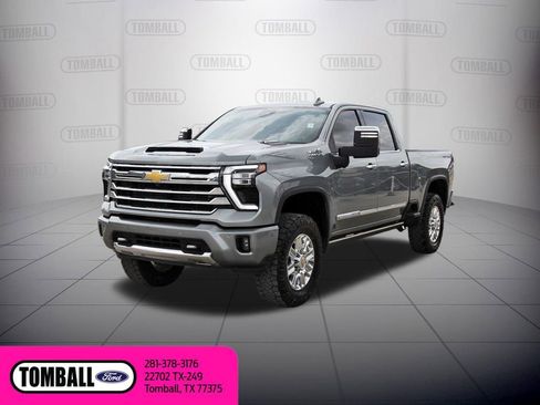 Used 2024 Chevrolet Silverado 2500 High Country w/ High Country Premium Package image 3