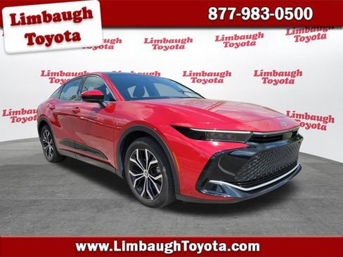 Used 2024 Toyota Crown Limited image 1