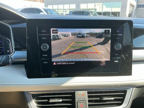 Certified 2025 Volkswagen Taos SEL w/ Black Wheel Plus Package image 23