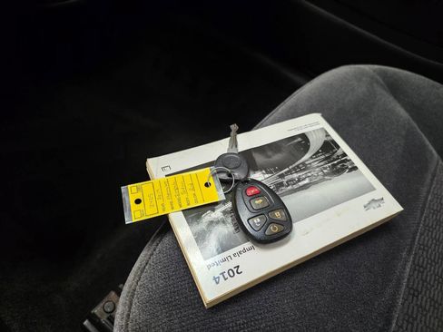 Used 2014 Chevrolet Impala LT w/ LT Sunroof Package image 24