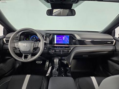 Used 2026 Toyota Camry SE image 25