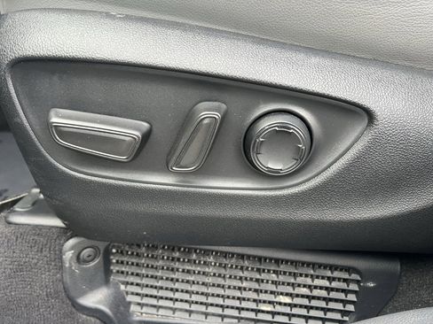 Used 2024 Toyota Sienna XLE image 12