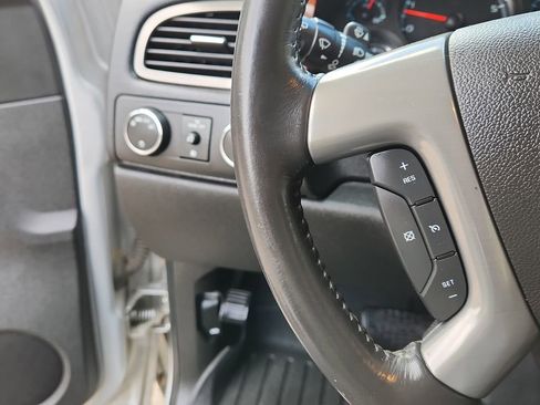 Used 2014 Chevrolet Suburban LT w/ Luxury Package image 19