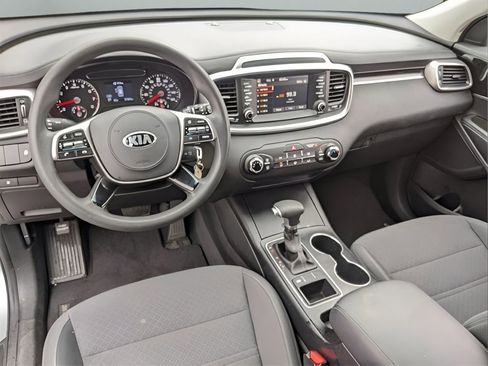 Used 2020 Kia Sorento LX V6 image 24