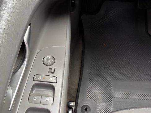Used 2024 Hyundai Elantra SEL FWD image 21