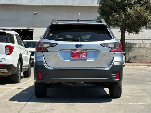 Used 2020 Subaru Outback Premium w/ Popular Package #1 AWD/4WD image 8