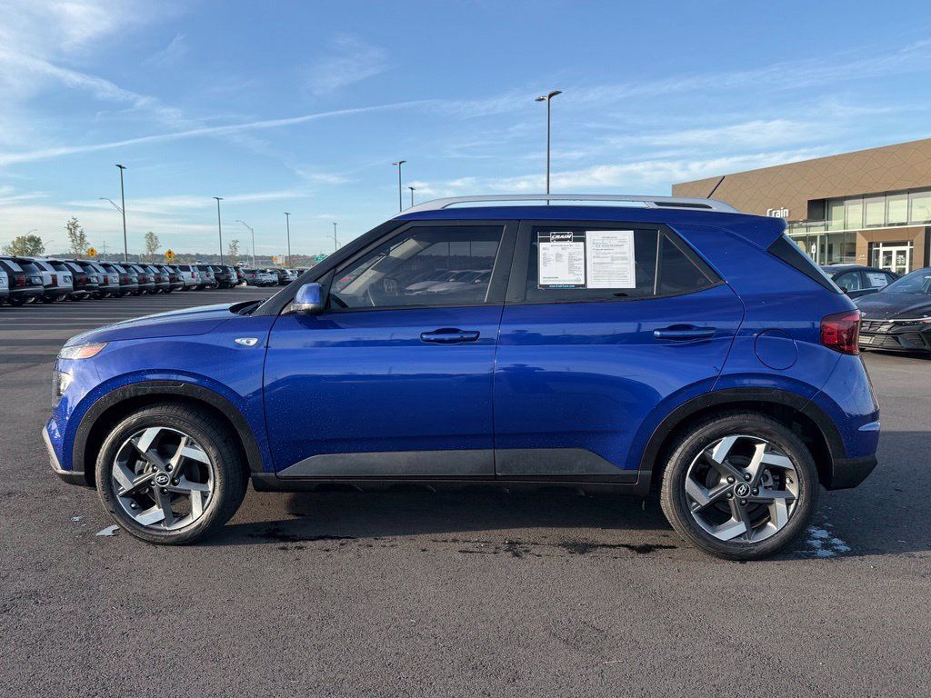 Certified 2024 Hyundai Venue SEL FWD image 9