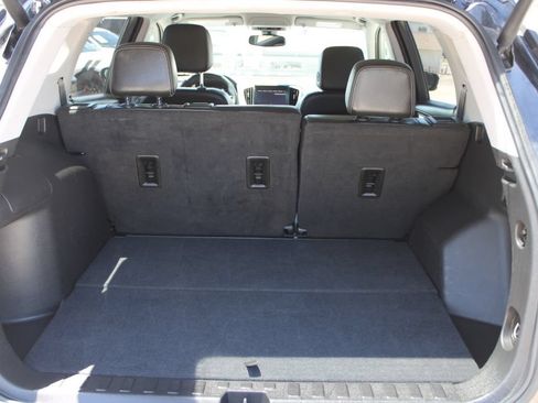 Used 2024 GMC Terrain SLT FWD image 10