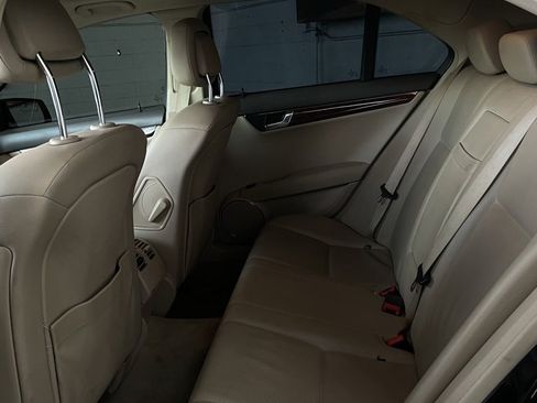 Used 2010 Mercedes-Benz C 300 4MATIC Sedan image 12