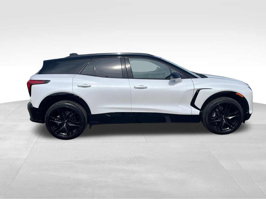 New 2025 Chevrolet Blazer EV RS w/ Super Cruise Package AWD/4WD image 6