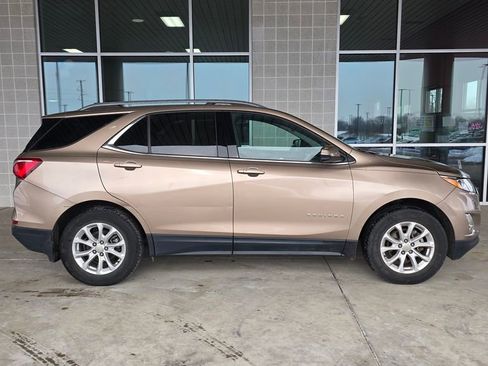 Used 2018 Chevrolet Equinox LT w/ Sun & Infotainment Package image 10