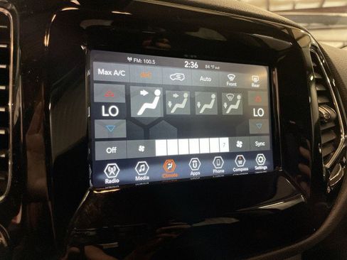 Used 2021 Jeep Compass Latitude FWD image 20