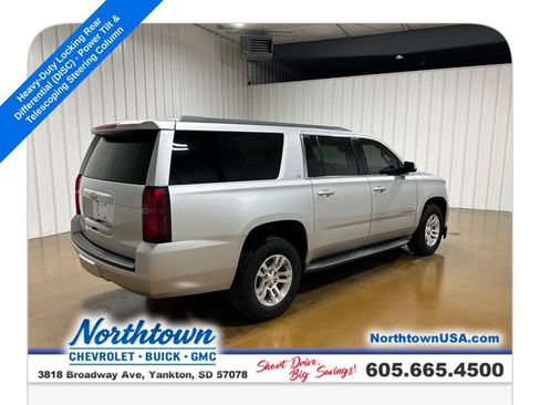 Used 2015 Chevrolet Suburban LT w/ Luxury Package AWD/4WD image 6