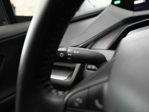 Used 2024 Toyota Prius LE FWD image 13