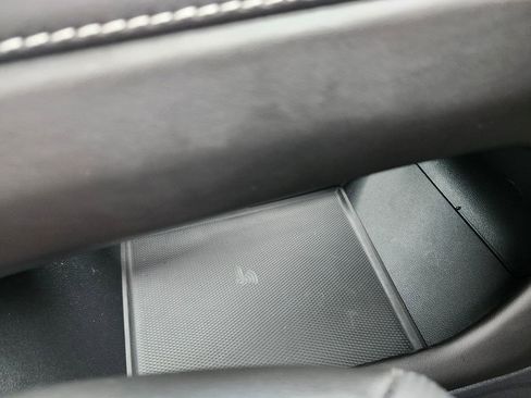 Certified 2025 Volkswagen Atlas Cross Sport SEL Premium R-Line image 23