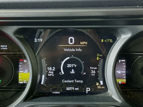 Used 2024 Jeep Wrangler Unlimited Sahara AWD/4WD image 18