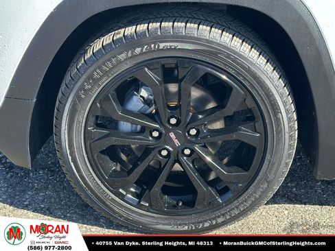 Certified 2022 GMC Terrain SLT w/ Elevation Edition FWD image 9