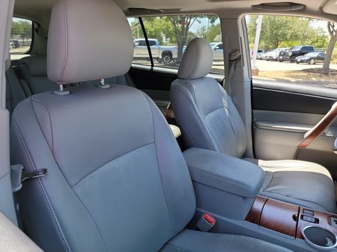 Used 2010 Toyota Highlander Limited FWD image 12