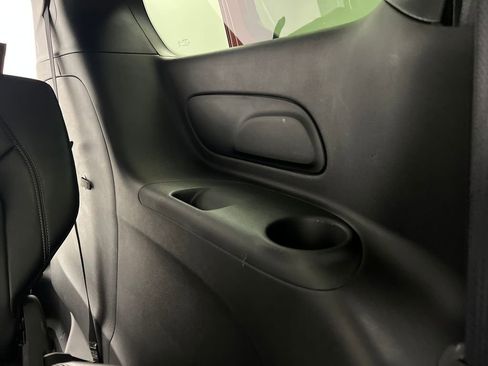 Used 2025 Chrysler Pacifica Select FWD image 39
