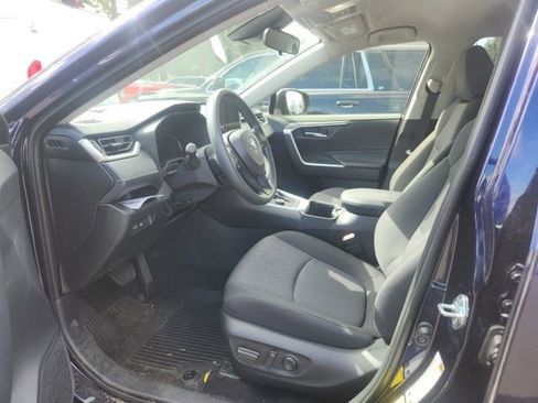 Used 2025 Toyota RAV4 XLE AWD/4WD image 9