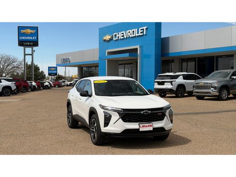 Certified 2024 Chevrolet Trax RS w/ Driver Confidence Package image 2