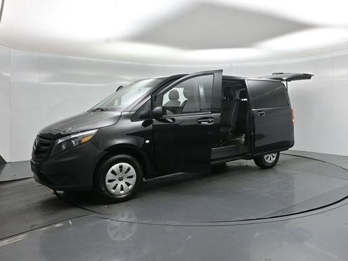 Used 2023 Mercedes-Benz Metris Passenger image 26