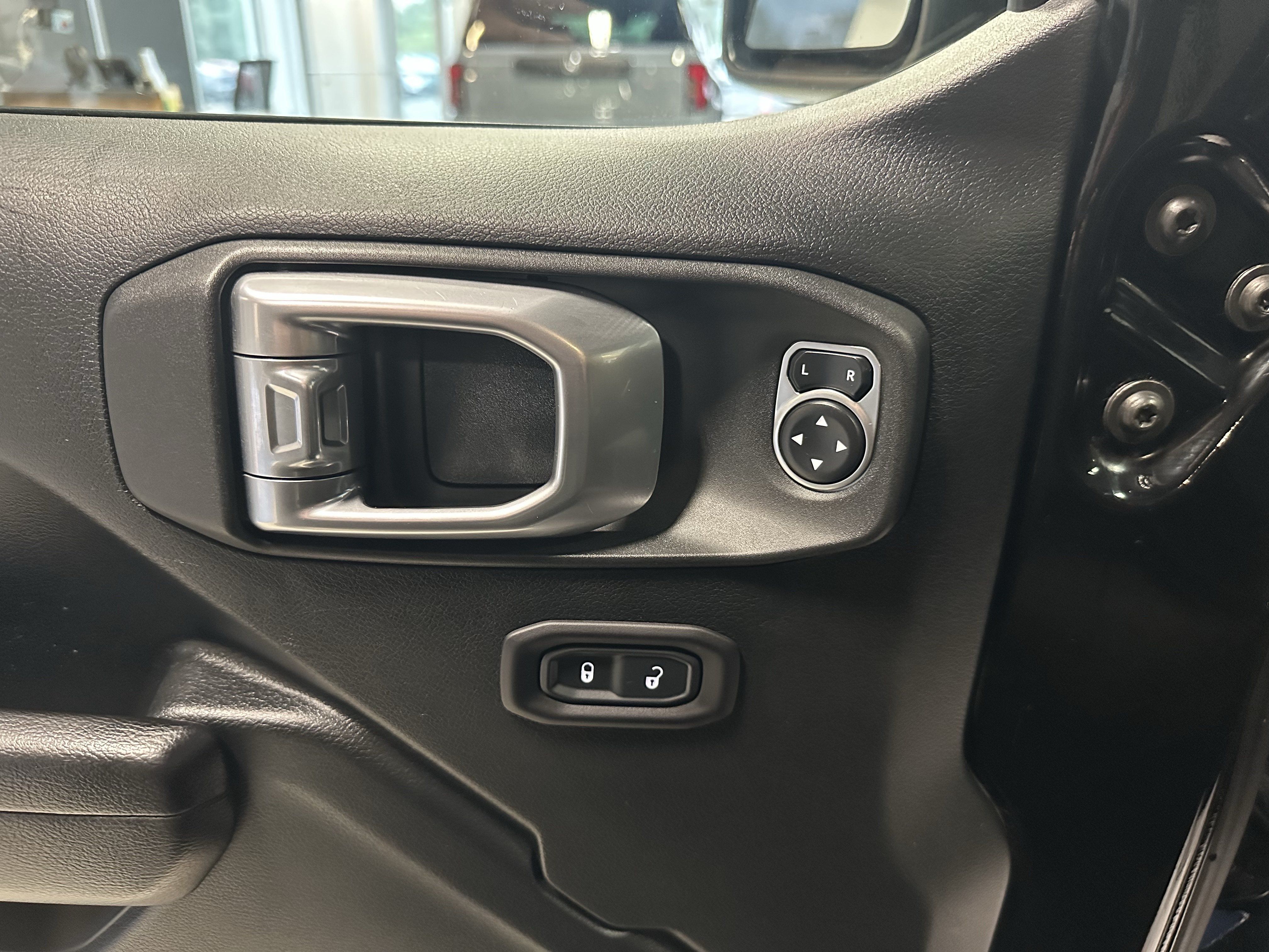 Used 2018 Jeep Wrangler Unlimited Sport S AWD/4WD image 18