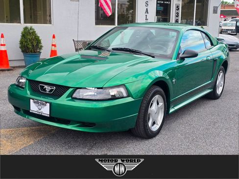 Used 2001 Ford Mustang Premium RWD image 1