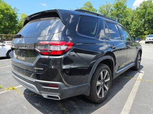 Certified 2025 Honda Pilot Touring image 6